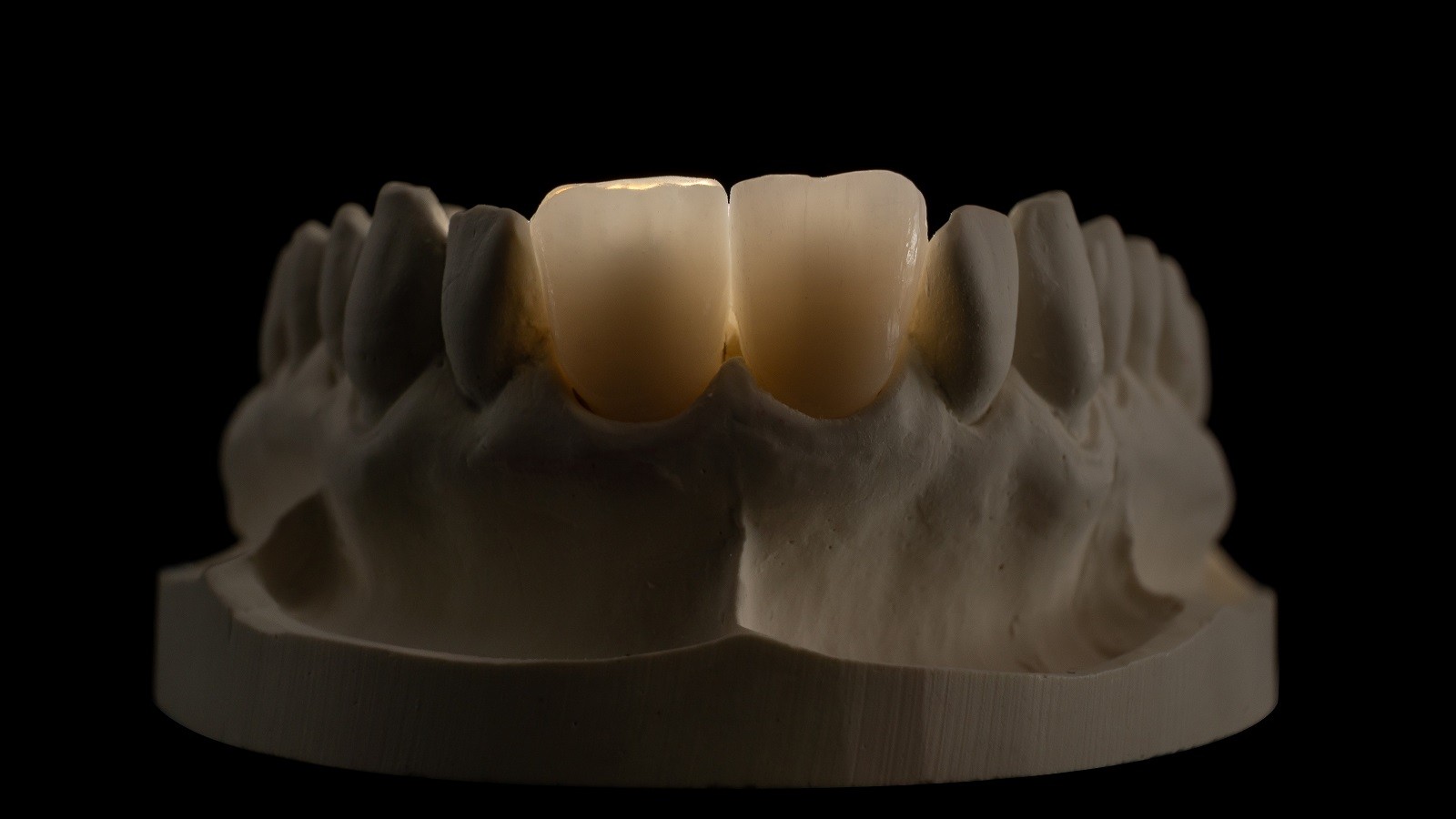 HeraCeram cre-active - Bleach please concept